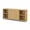 TV-Schrank aus MDF mit Eichenfurnier und Rattan-Schiebetüren